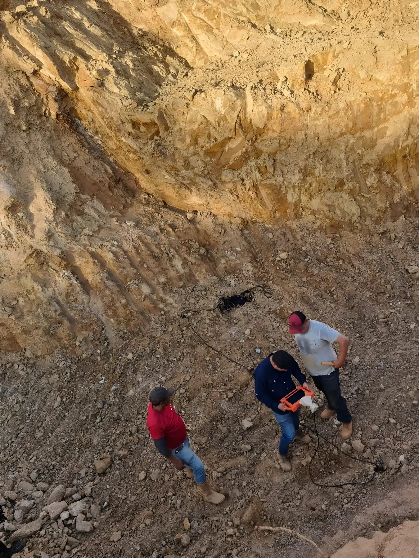 Ladera del cerro con roca expuesta